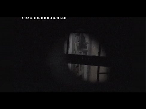 ❤️ Blondie viene segretamente filmato da un voyeur del quartiere nascosto dietro mattoni cavi ☑ Video di sessoal it.milf-nut-net.ru ❤️